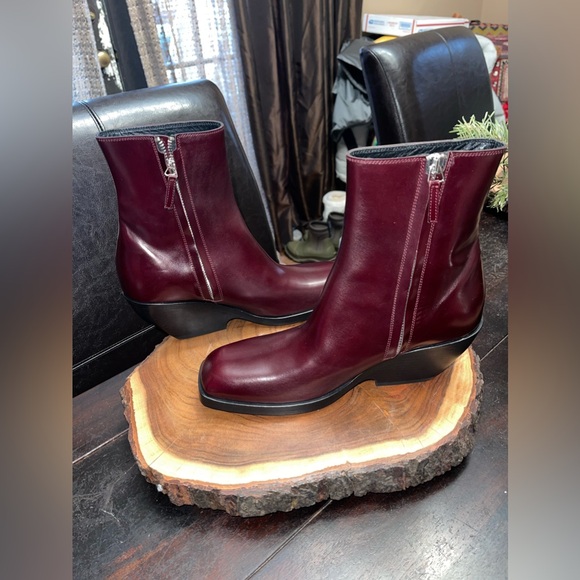 Khaite Hooper Calfskin Burgundy deep wine leather Ankle Booties - Picture 5 of 10
